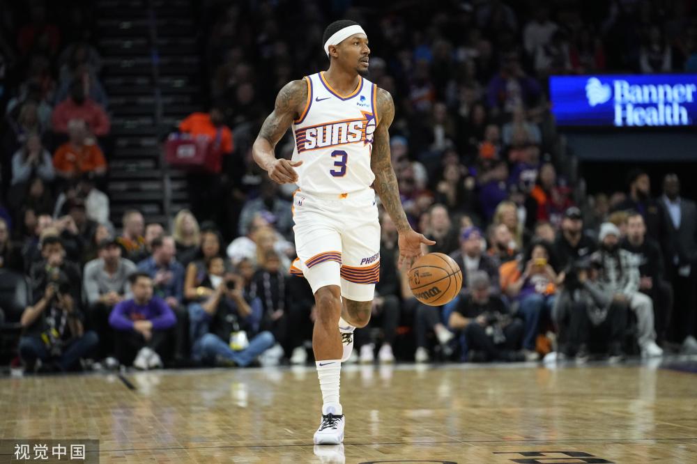 方面表现突 方面表现突